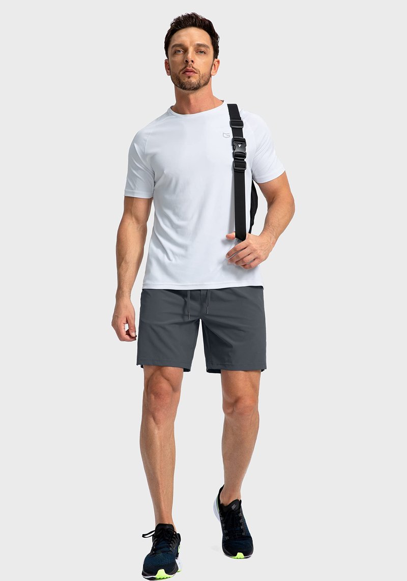Soothfeel Men's Running Shorts with Zipper Pockets 7 Inch Lightweight Quick Dry Gym Athletic Workout Shorts for Men (Grey, XXL)