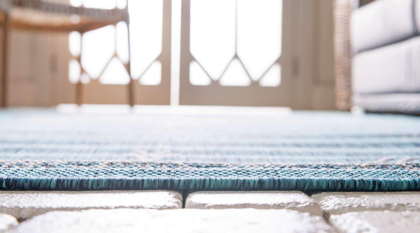 Unique Loom Outdoor Traditional Collection Area Rug - Antique (4' 1" Round, Teal/ Gray)