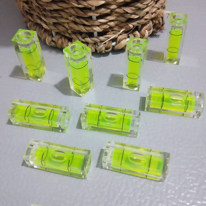 SIZIKJXGHWYI 6Pcs Small Bubble Level 10x10x29mm Mini Square Spirit Level Picture Hanging Levels Mark Measuring Instruments Layout Tools
