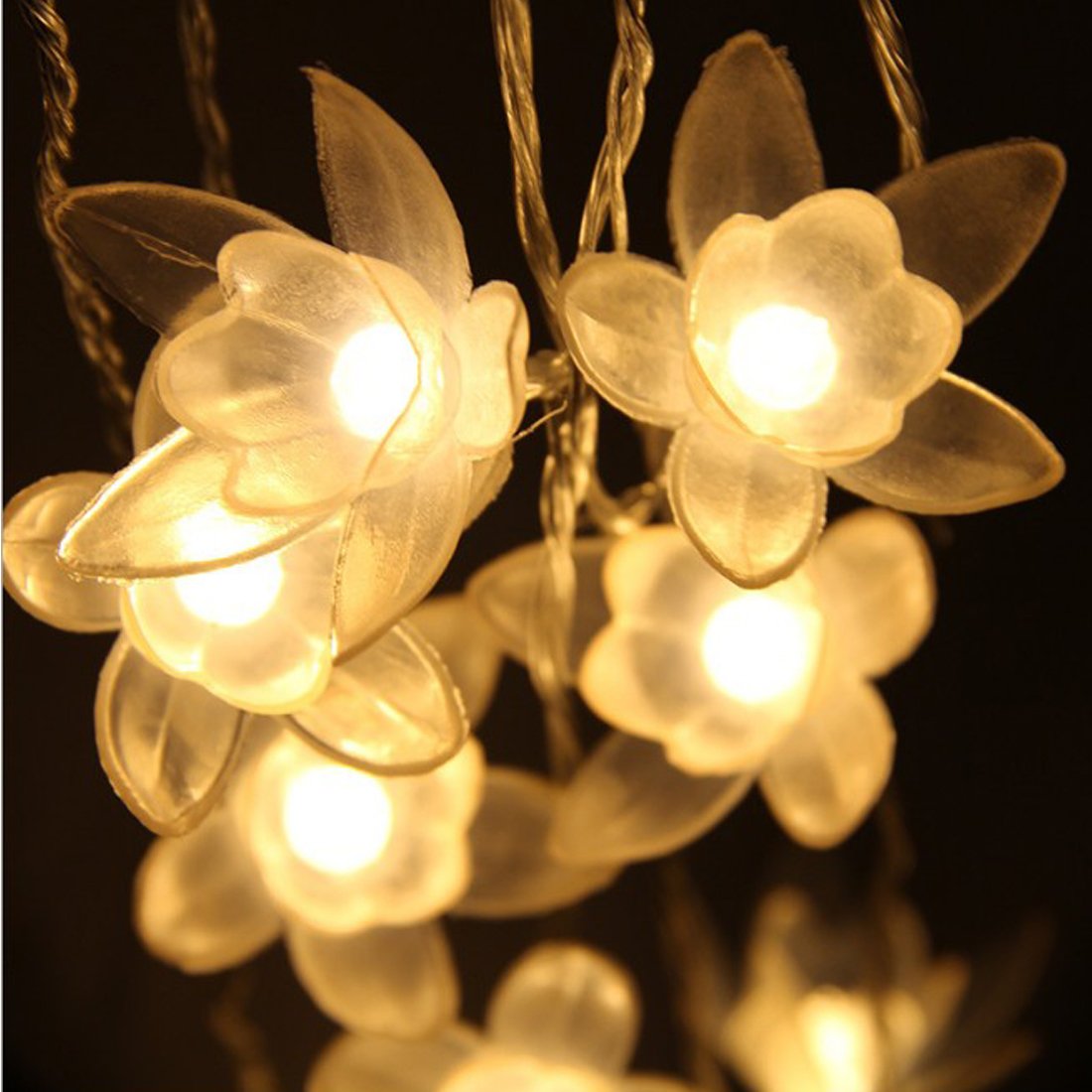 Amants01 40 LED Lily Shape Flower String Lights,16.4Ft Fairy Led String Lights Battery Powered for Party,Wedding,Xmas,Decoration,Gardens,Patios.(Warm White)