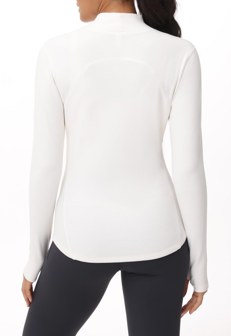 THE GYM PEOPLE Fleece Mock Turtleneck Pullover Base Layer Shirts Long Sleeve Workout Tops with Thumb Hole Beige