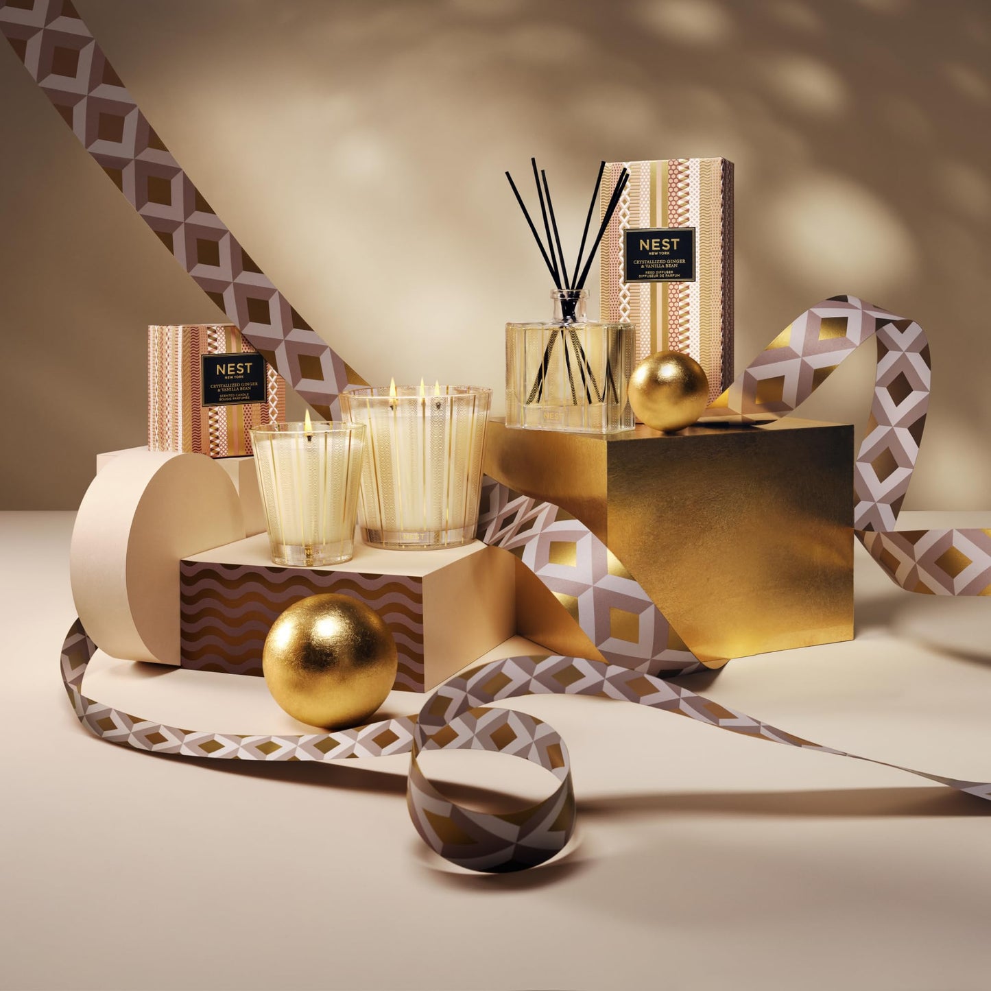 NEST New York Reed Diffuser, Holiday - 5.9 fl oz - Fragrance for Up to 90 Days - Reusable, Refillable Glass Holder - Includes 8 All-Natural Reed Sticks - Flame Free