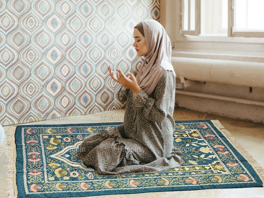 Hitopin Green 2'4" x 3'7" Square Muslim Prayer Rug, with Elegant Design Bags, Soft, Non-Slip, Stable, Perfect for Prayer, Ramadan, Eid al Fitr, Gift