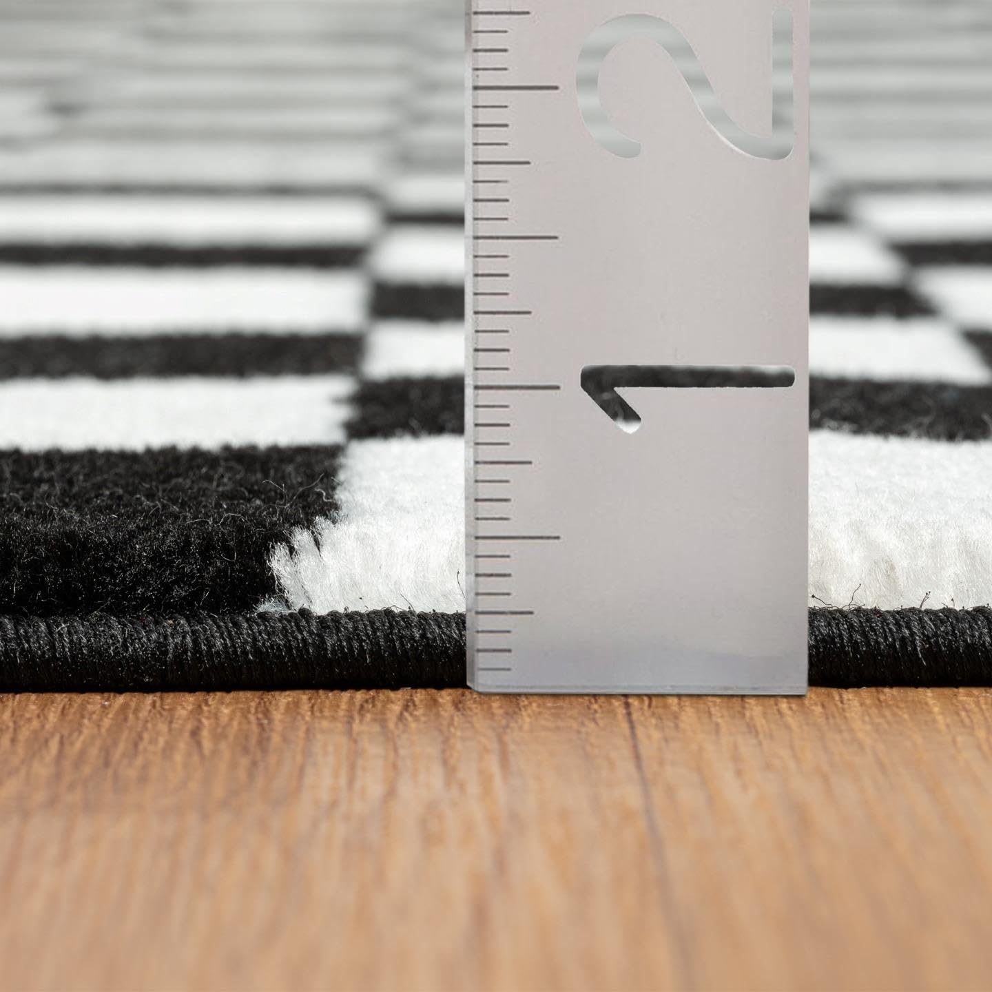 LUXE WEAVERS Geometric Checkered Black and White 5x7 Area Rug