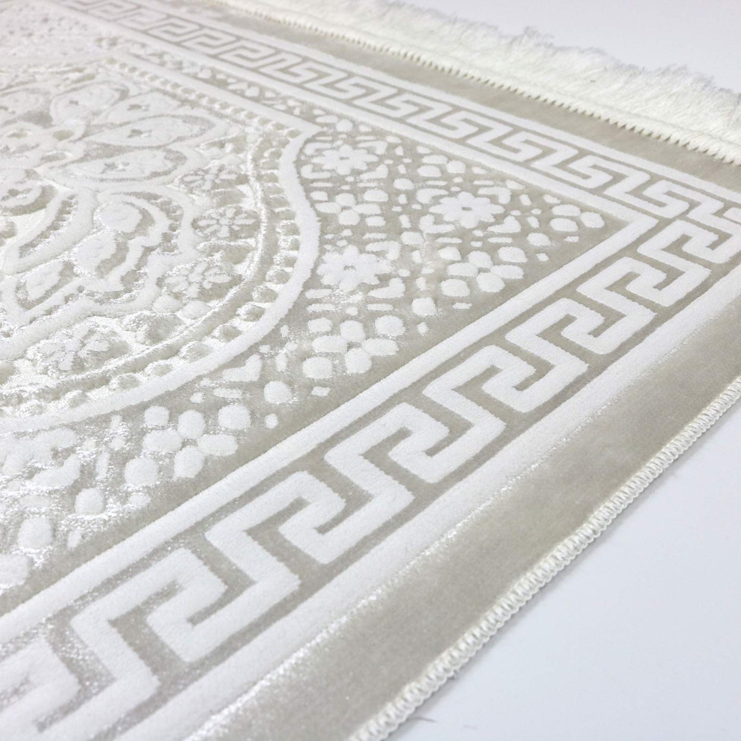 Modefa Luxury Velvet Prayer Rug with Prayer Beads | Soft Elegant Muslim Turkish Janamaz Sajada Carpet for Men and Women | Plain Solid Prayer Mat Ramadan Eid Gift - Paisley (Vanilla Creme)