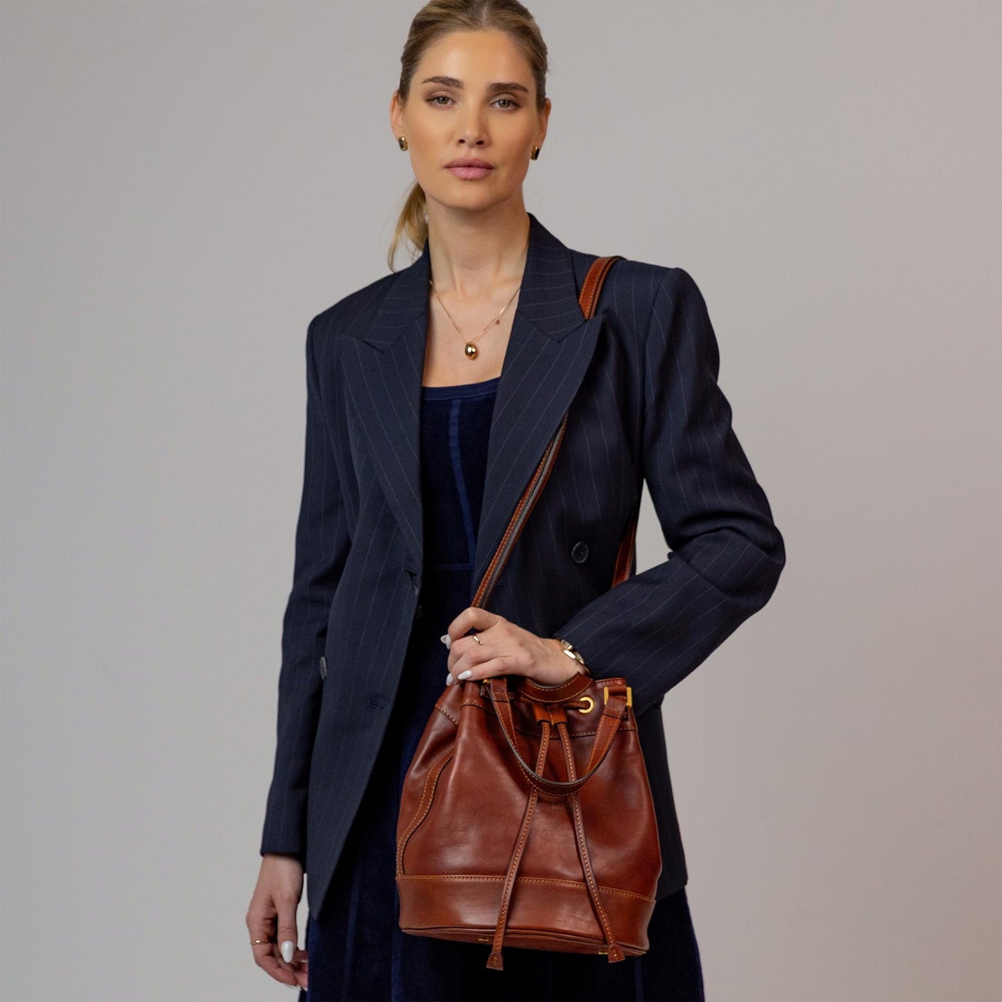 Time Resistance Leather Bucket Bag - Full Grain Leather Tote Bag for Women (Cognac Brown)