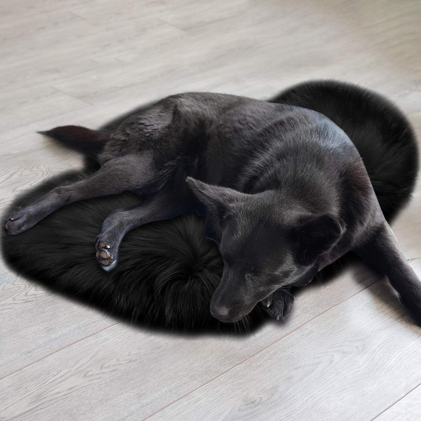 Mudder 2 Pcs Faux Fur Rug, Heart Shaped Rugs, Fluffy Decorative Mat for Room Home Chair Side, Desk Feet, Nursery, Photo Background & Valentine Decor, 12 x 16 Inch(Black)