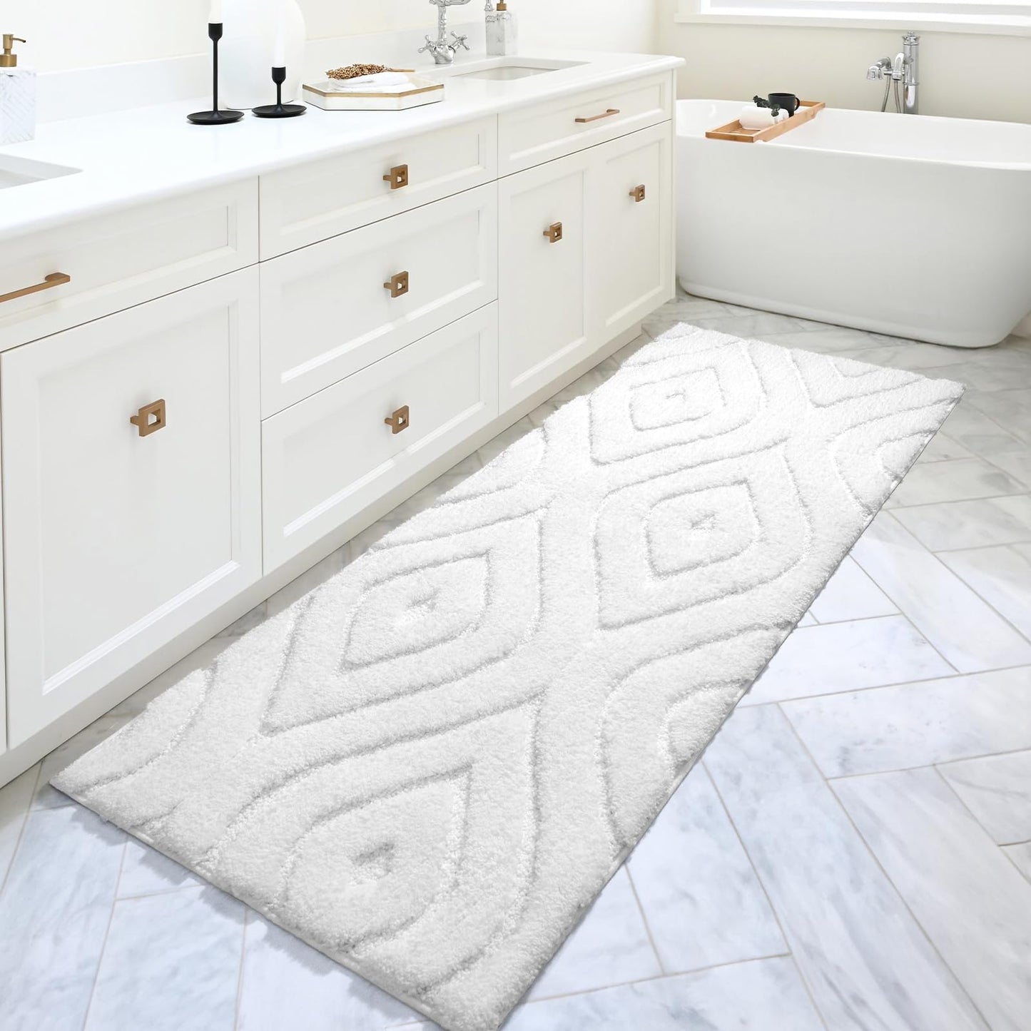 DEXDE White Bathroom Rugs Runner 24x47 Long Bath Rug Non Slip Soft Washable Large Bath Mats for Bathroom Bedroom Hallway Kitchen Floor Carpet Modern Boho Decor