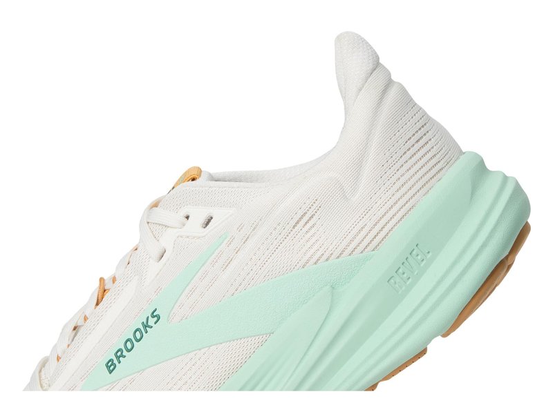 Brooks Women's Revel 8 Coconut/Taffy/Honeydew 5 Medium