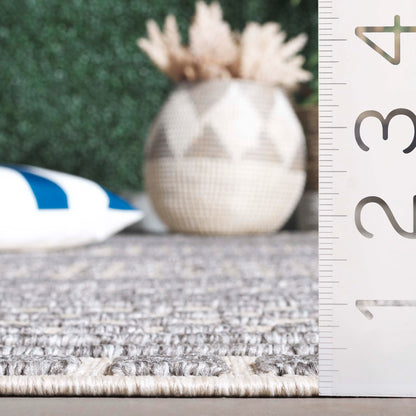 SAFAVIEH Washable Rug Outdoor Milos Collection - 5' x 7'6", Beige & Grey, Non-Shedding & Easy to Clean, Ideal for Patio, Backyard, Mudroom (MLO110A)
