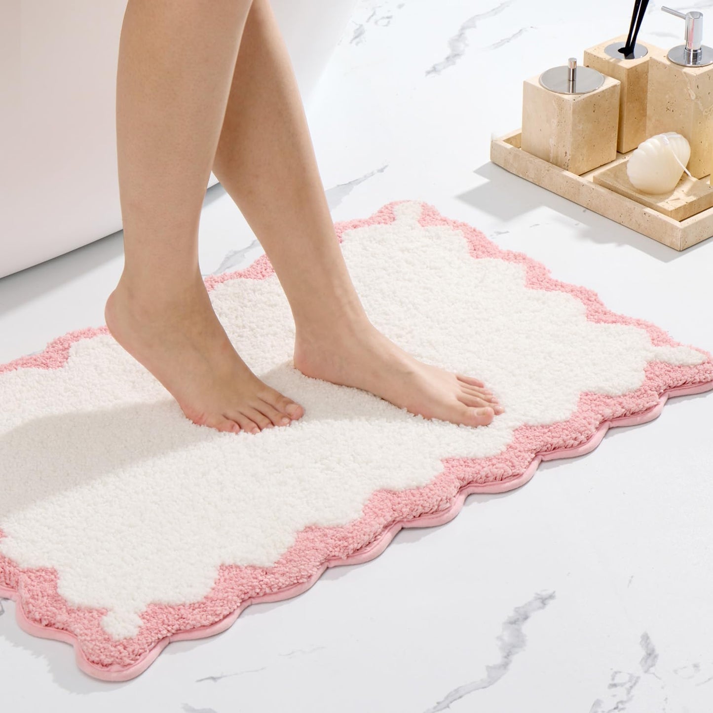ORTIGIA Small Cute Scalloped Bath Mat, White and Pink Plush Microfiber Scallop Bathroom Rugs Non Slip Washable Quick Dry Absorbent, Bathmat for Shower Stall Vanities Kitchen Floor Entrance, 17x24