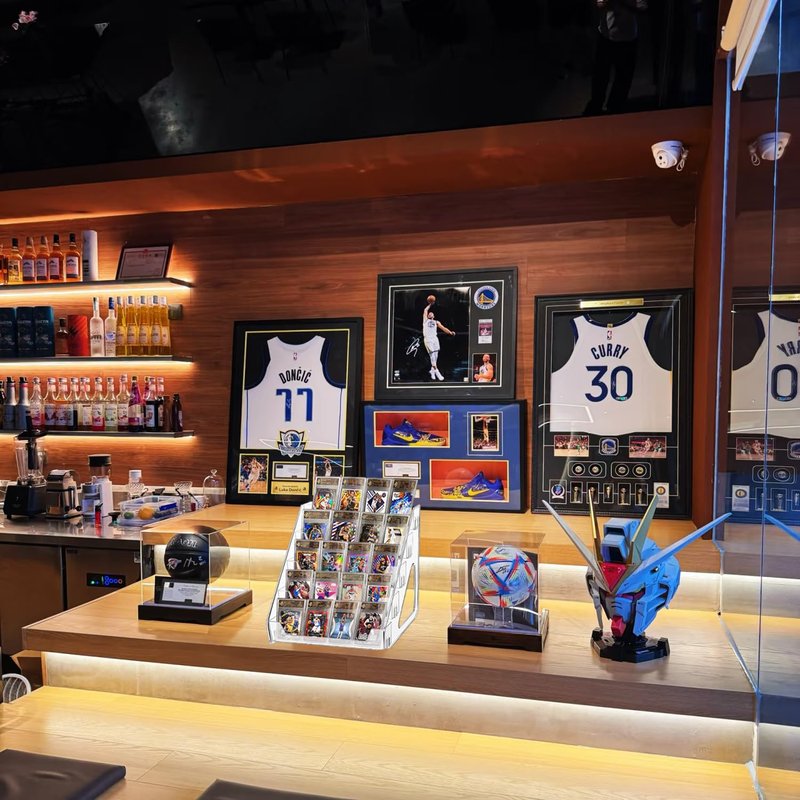 AMZALI Card Display Stand, 5 Tier Trading Card Display Case Acrylic Versatile Holder for Baseball Basketball Sports Graded Card Display Stand Tabletop for PSA BGS SGC Slabs