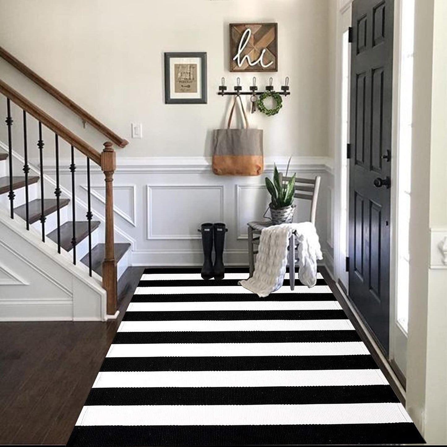 Black and White Outdoor Rug 35.4 x 59 Inches Striped Front Door Mat Front Porch Rug Hand-Woven Machine Washable Indoor/Outdoor Layered Door Mats for Entryway/Porch/Patio