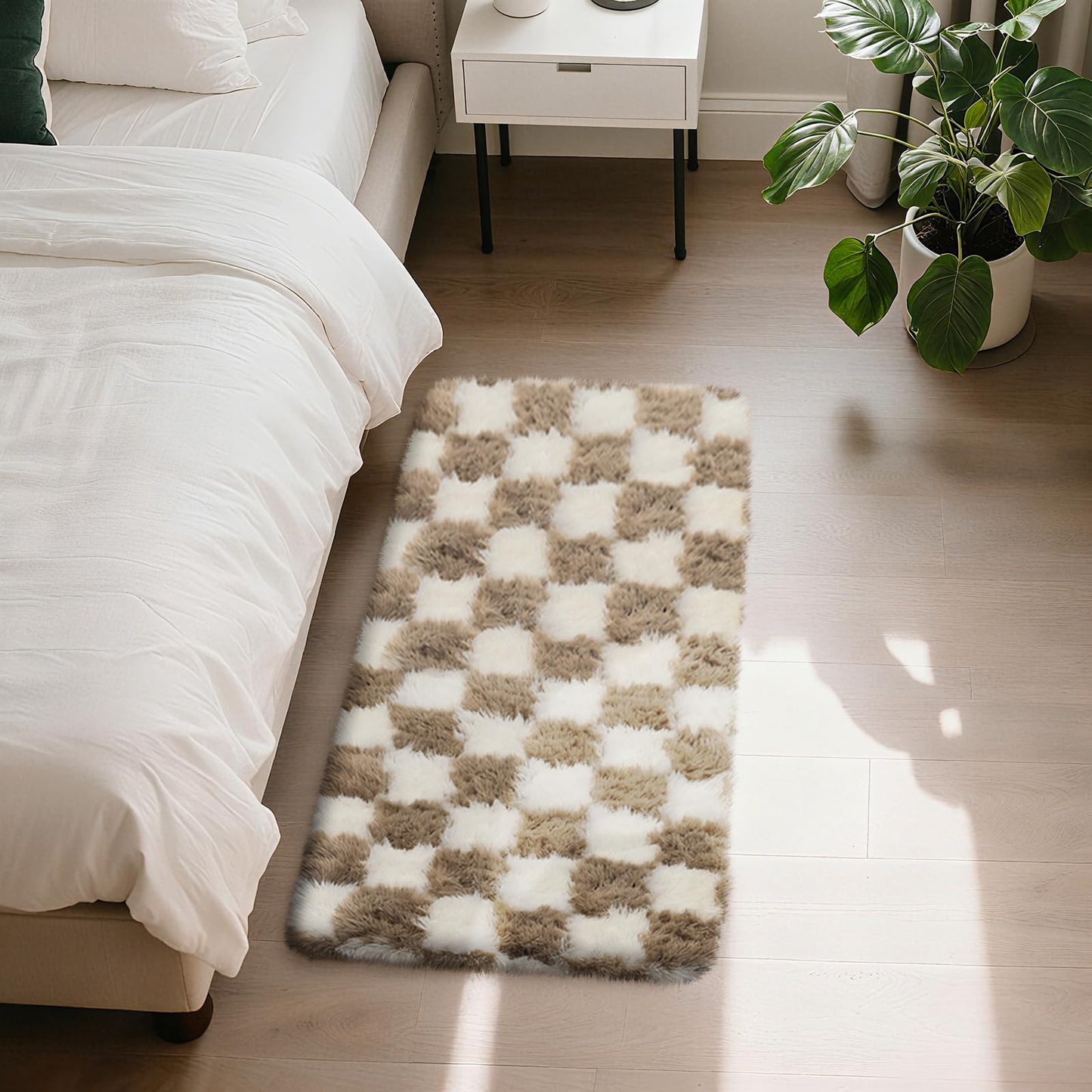 Checkered Rug for Bedroom, 2x4 Beige and White Area Rugs, Classic Checkered Carpets Shag Area Rug, Bedside Rugs for Living Room Bedroom Room Home Decor