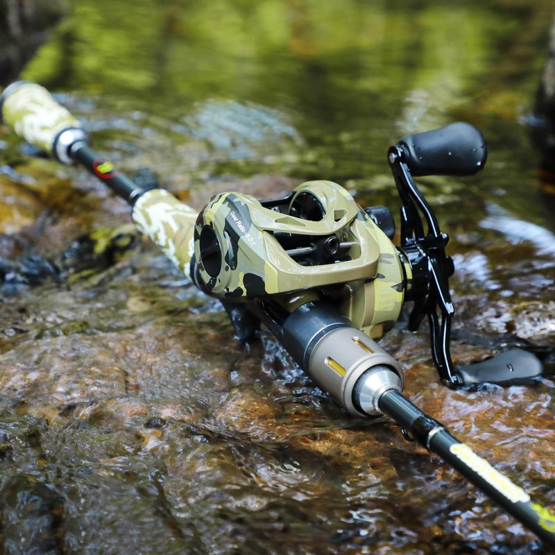 Sougayilang Camo Baitcaster Combo, 2-Piece 30+24Ton Graphite Rod, 8.0:1 Gear Ratio,9+1 Bearings Reel, SuperPolymer Handle,Hook Keeper for Bass, Walleye, Pike, Catfish Fishing