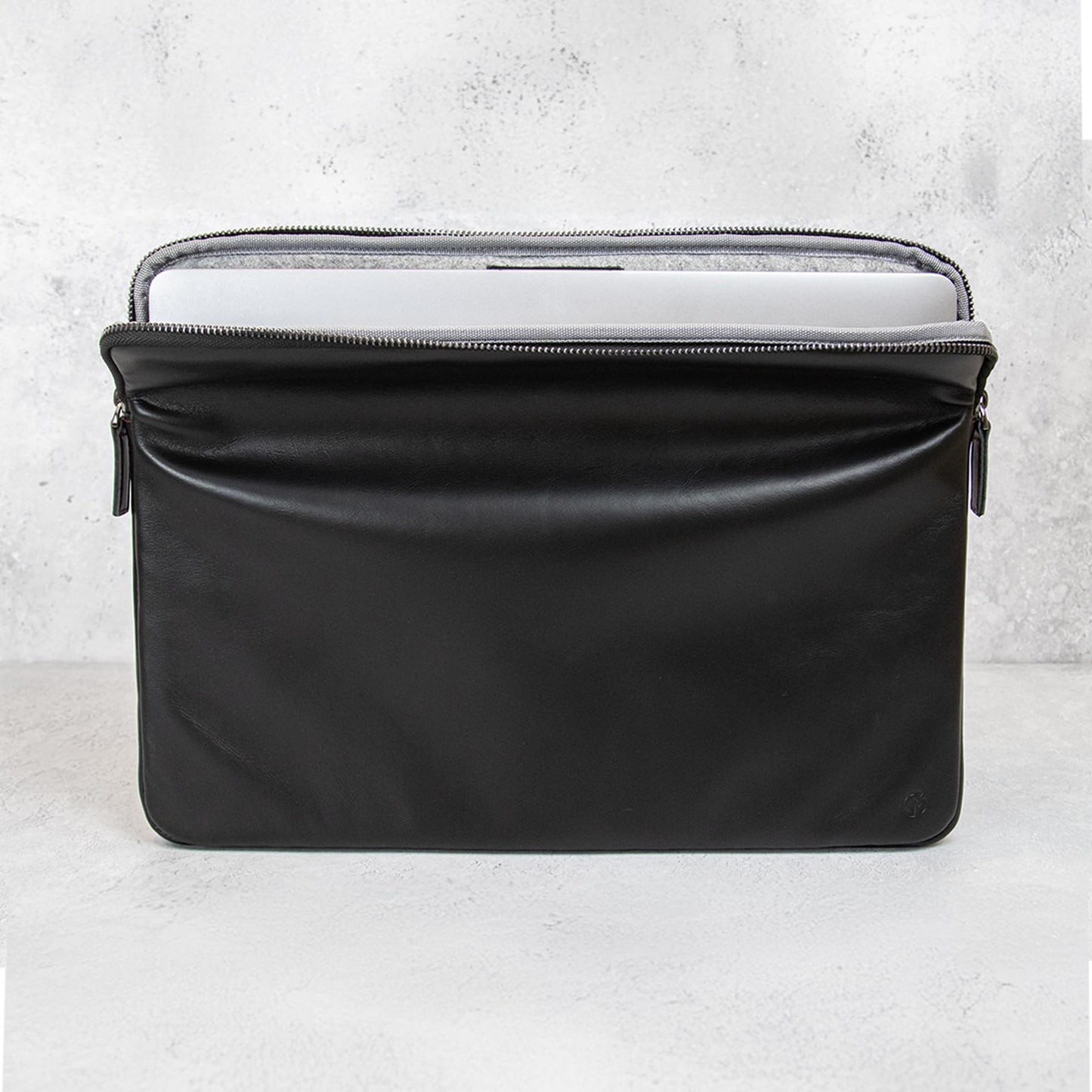 Casemade Real Leather Laptop Case/Zipped Folio Bag with Inner Pocket & Wool Lining Compatible with Apple MacBook, HP, Dell, Asus, Levovo (14 Inch - Black)