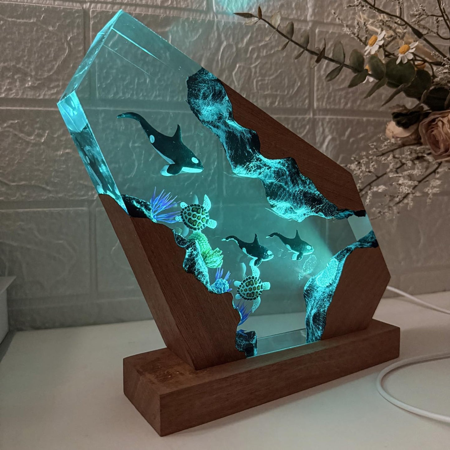 Orca Ocean Resin Lamp - Handmade Resin Night Light with USB Port, Variable Lights, Marine Biology Gifts for Women and Men, Ocean Enthusiast Collectibles, Unique Birthday Gifts for Him & Her (6"x4")
