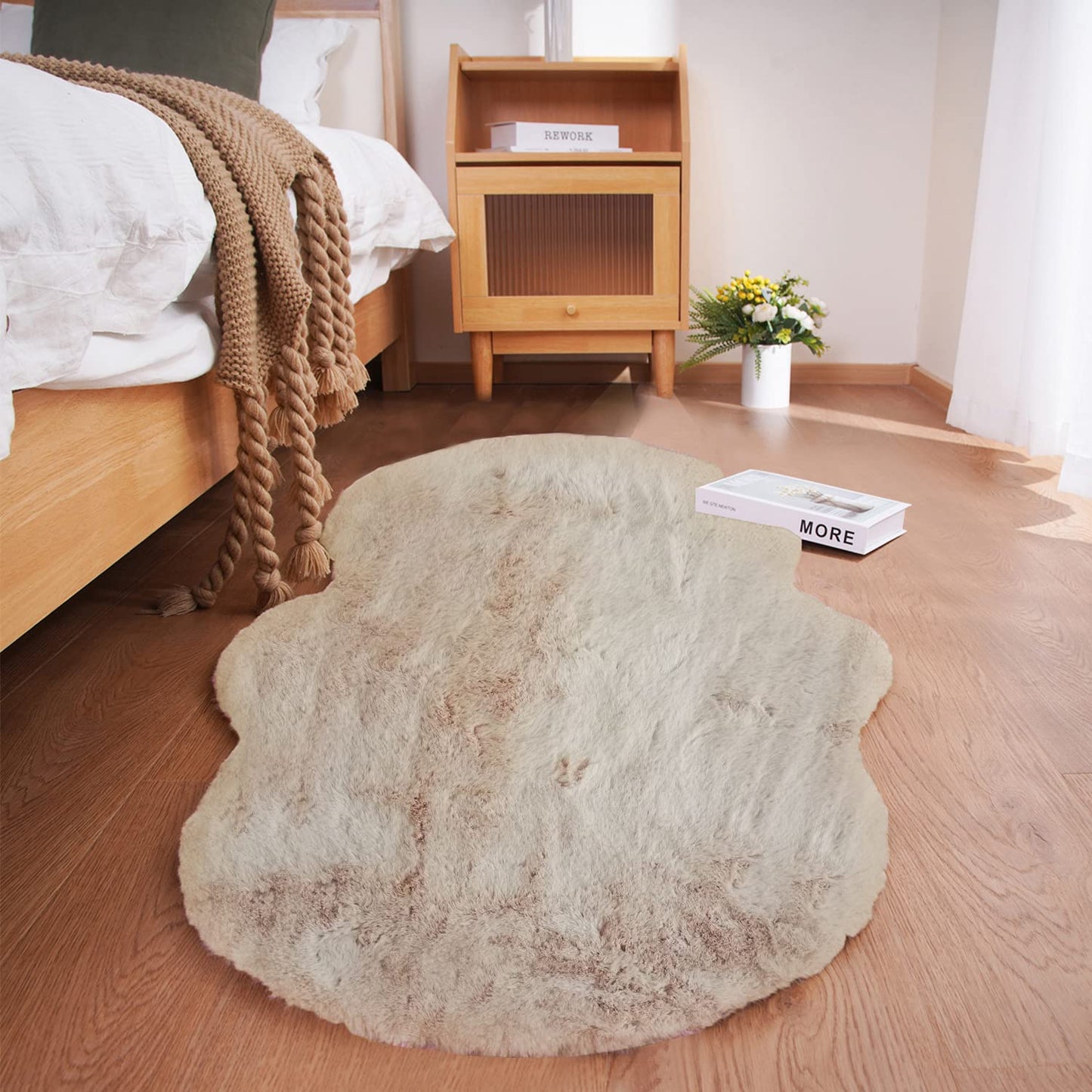 Ghouse Soft Faux Sheepskin Fur Rug 2x4 Light Brown Beige Fluffy Bedside Rugs Plush Rug Shag Nursery Carpet Area Rugs for Living Room Bedroom Playing Room Decor