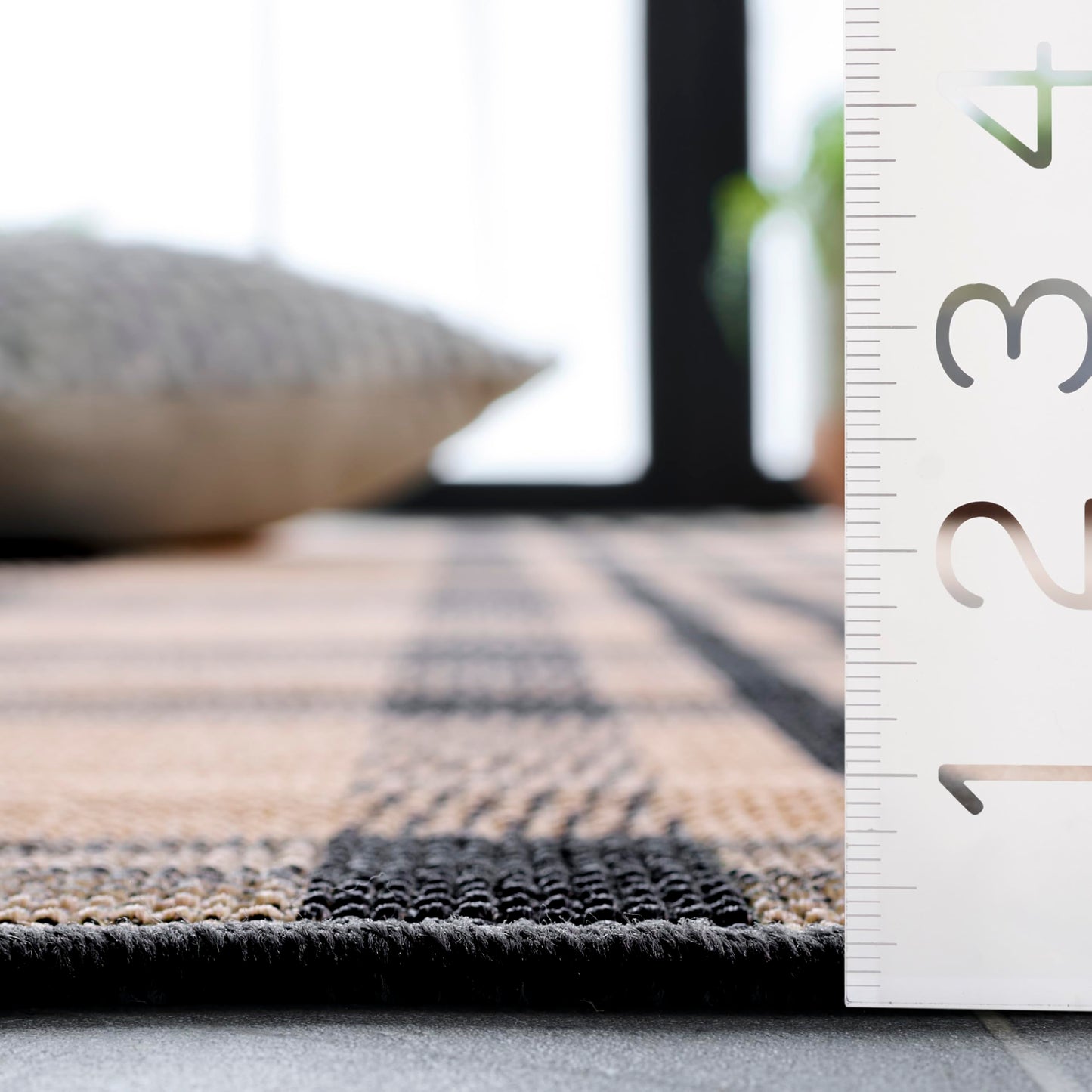 SAFAVIEH Natural Fiber Collection Area Rug - 2'6" x 8' Runner, Natural & Black, Sisal, Slip Resistant, Ideal for Living Room, Hallway, Foyer, Entryway, Bedroom (NF157Z)