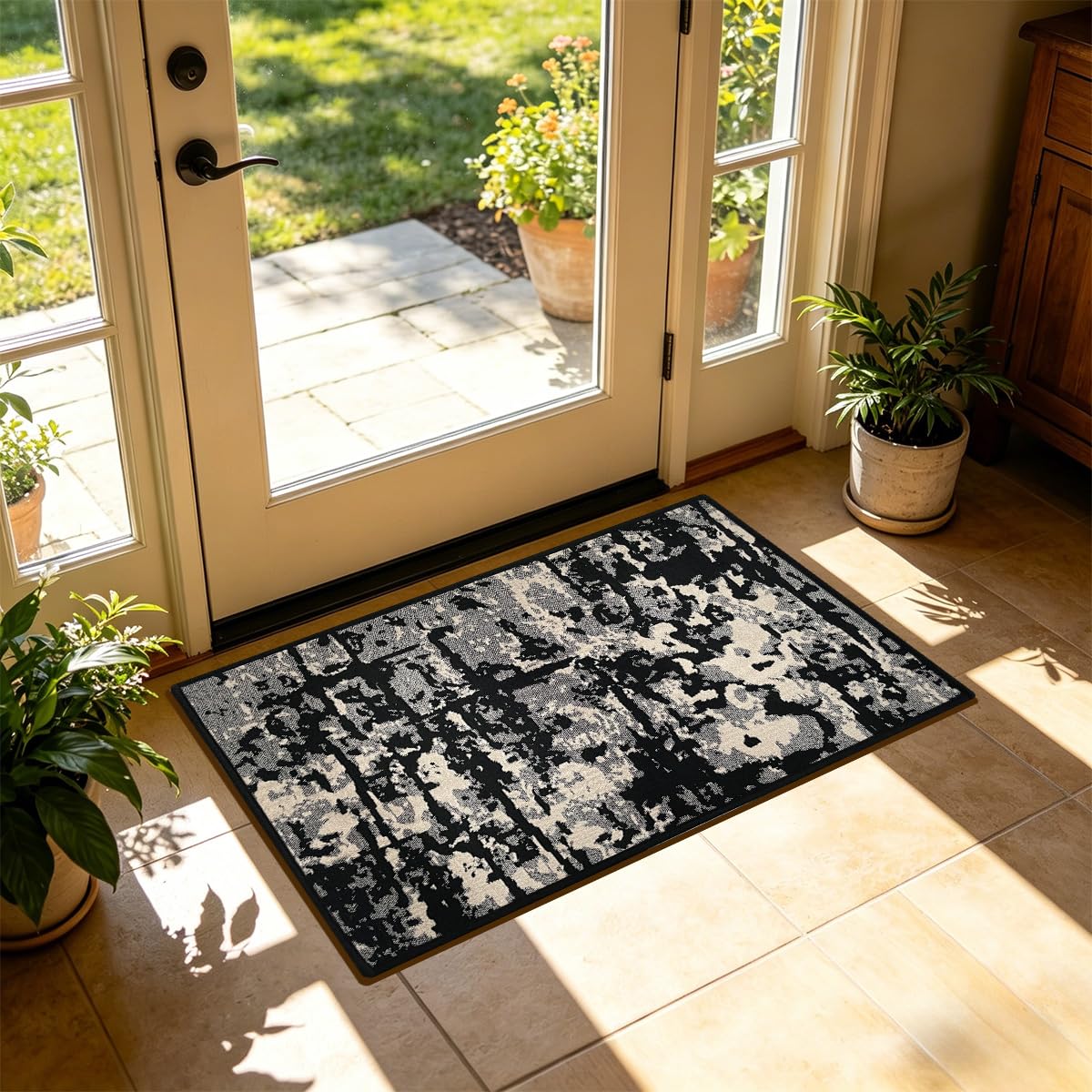 Modern Abstract Indoor and Outdoor Entrance Welcome Door Mat, Washable Kitchen Mats, Soft Area Rug for House Laundry Room Bathroom Entryway Sink Office Floor (Black, 18" x 28")