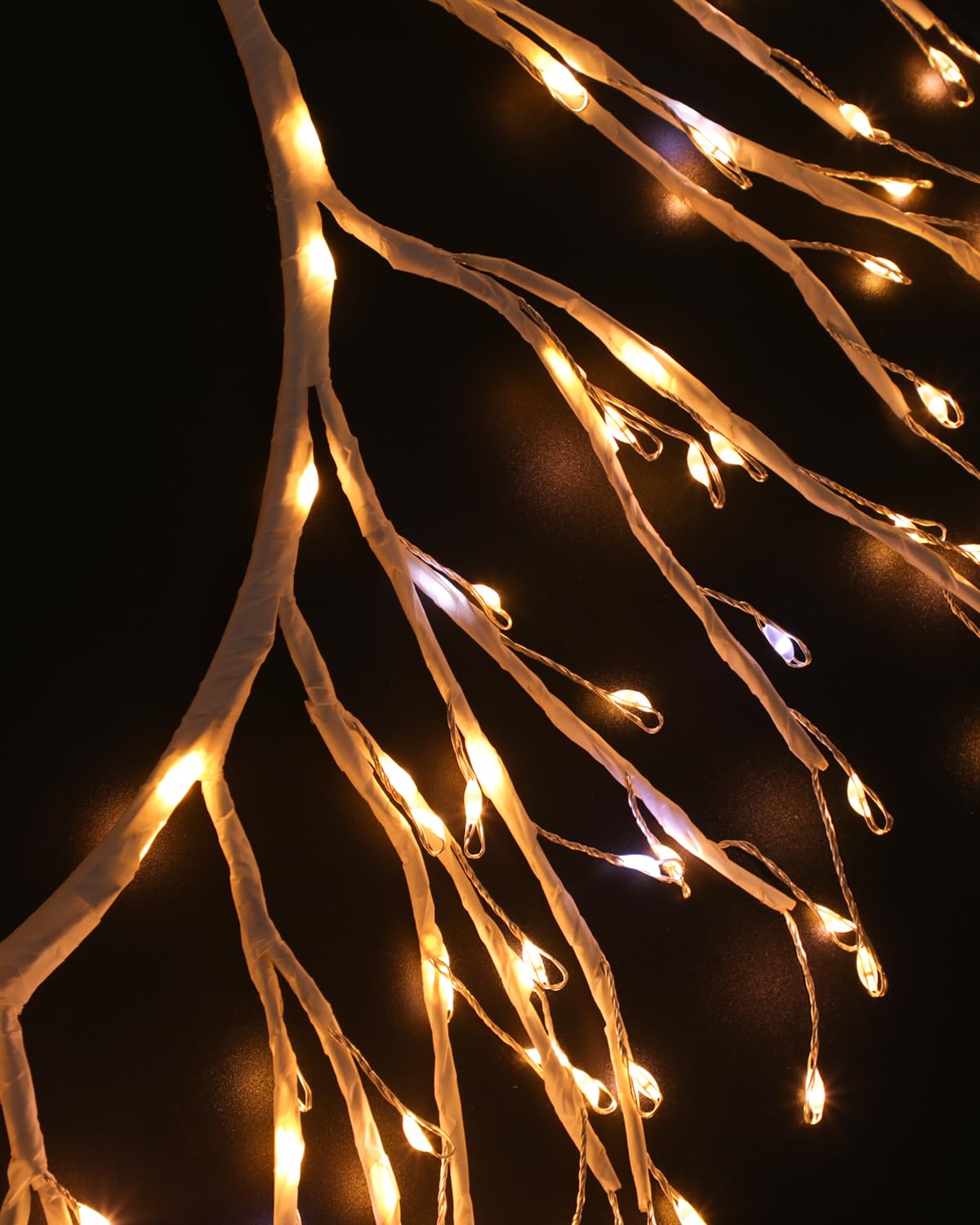 ooLALoo Christmas Window Lights Decorations, 22 Inch Christmas Wreath with 260 LED Fairy Lights, USB Operated Window Light Hanging for Holiday Wall Door Party Xmas Indoor Decor, White Twig