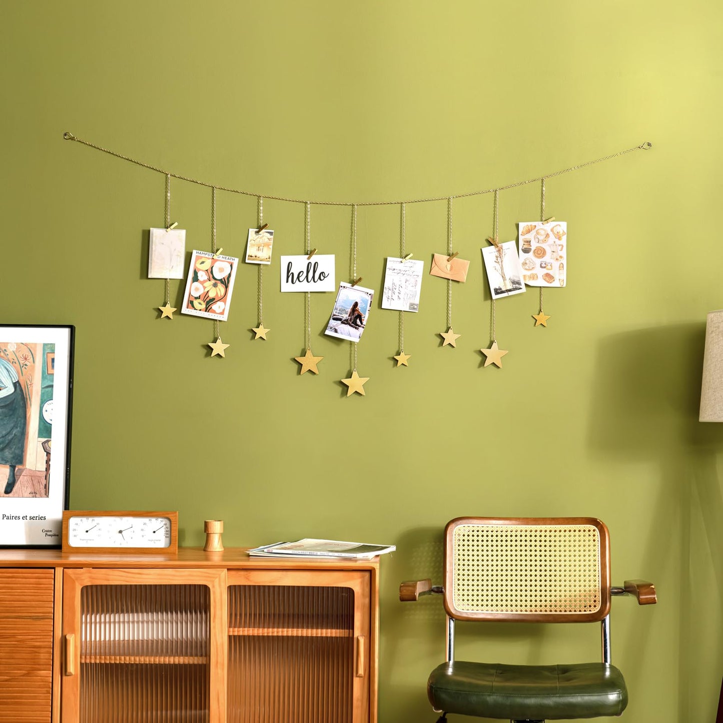 Mkono Hanging Photo Display Boho Decor Wooden Stars Garland with Metal Chains, Pictures Cards Holder with 25 Wood Clips, Wall Art for Christmas Living Room Bedroom Dorm Decor, Teen Girls Gift, Gold