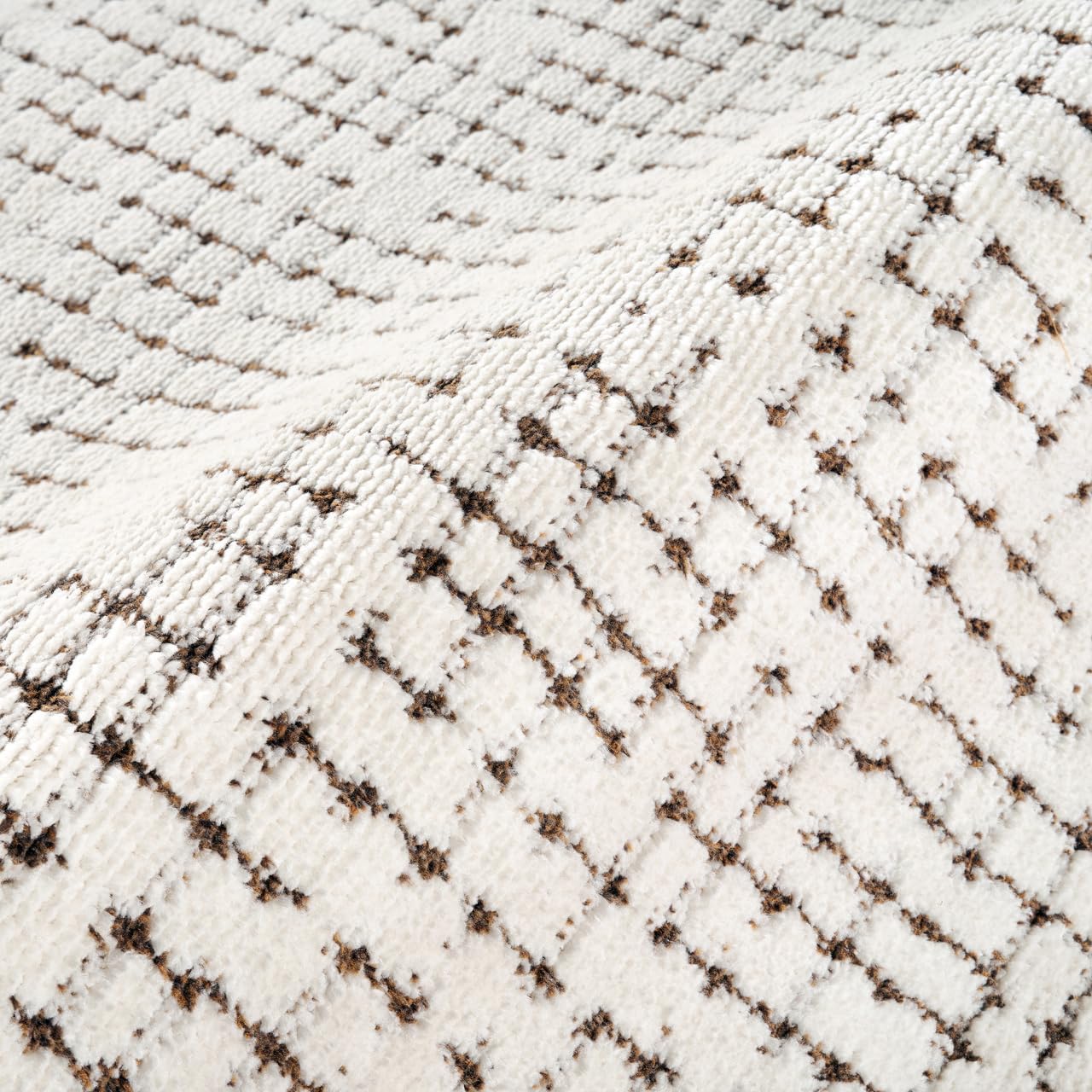 Abani Cream/Brown Area Rug – 4' x 6' – Oliver Collection – Crosshatch Pattern – Non-Shedding, Easy to Clean – Durable for Living Room, Bedroom, or Office, Pet & Child Friendly