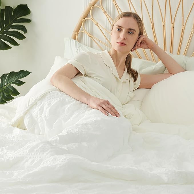 Cozy Bliss Cooling Comforter Full Size Seersucker Plaid, Q-Max 0.4 Reversible Lightweight Cooling Blanket, Breathable Silk Smooth Summer Bedding Quilt for Hot Sleepers Night Sweats White