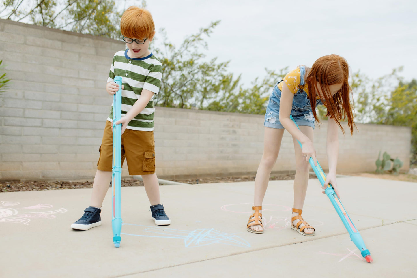 Chuckle & Roar - CHAWK! 3' Chalk Holder - Sized Perfect for Little Sidewalk Artists - Keep the CHAWK off your hands - Ages 4 and Up