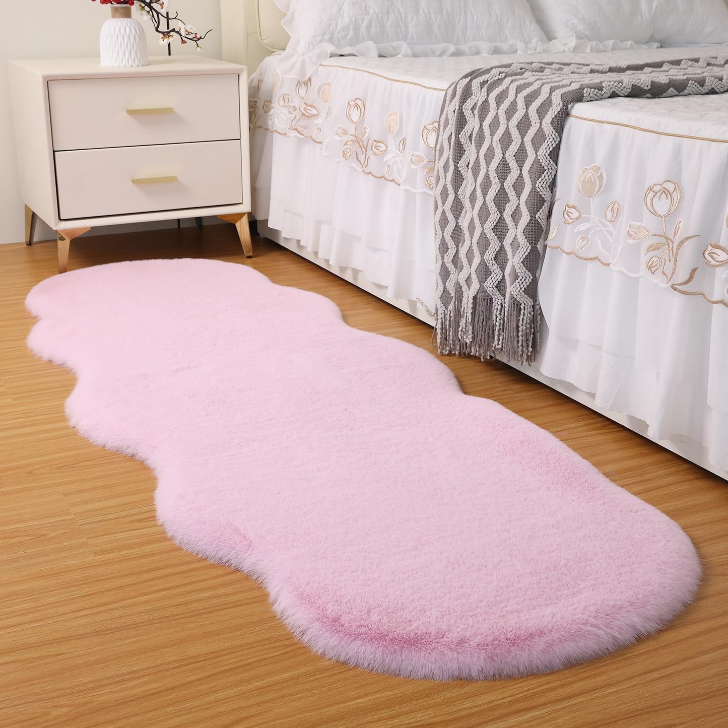 LLSPW Fluffy Synthetic Rabbit Fur Area Rug Furry Floor mat Machine Washable Non-Slip Backing High Density Floor and Sofa Seat Cushions for Living Room White and Blue 2x6 ft