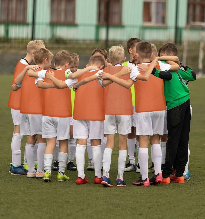 Youth Soccer Pennies - Team Practice Vests for Football | Set of 12 in Various Sizes