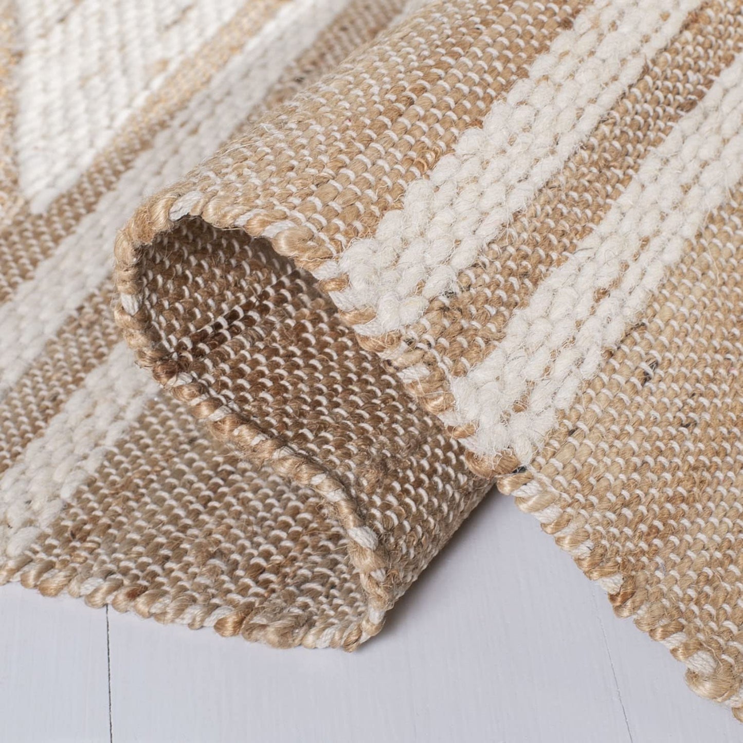 SAFAVIEH Kilim Collection Area Rug - 5' x 8', Natural & Ivory, Handmade Moroccan Boho Fringe Jute, Ideal for High Traffic Areas in Living Room, Bedroom (KLM451A)