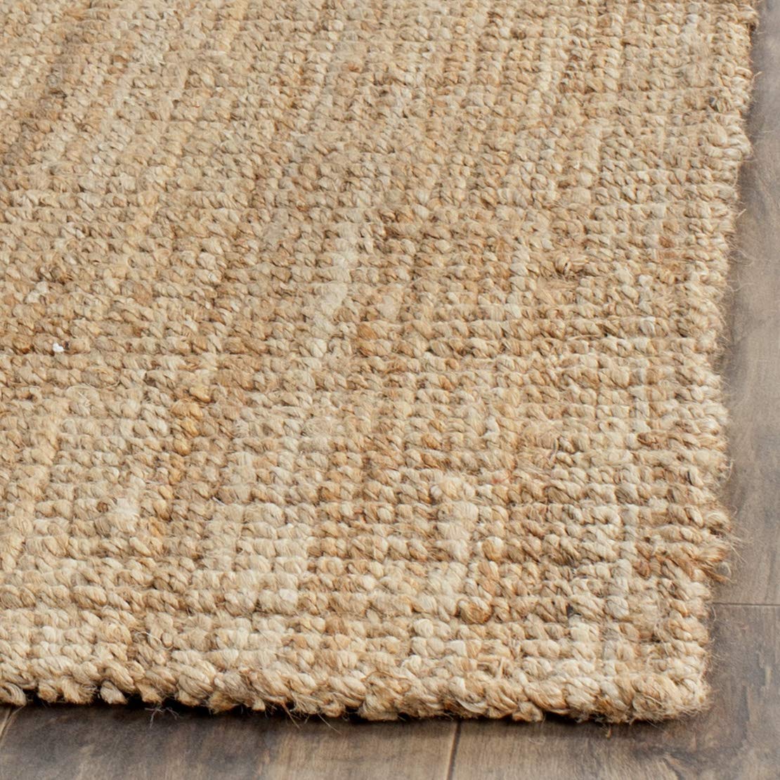 SAFAVIEH Natural Fiber Collection Accent Rug - 2'3" x 4', Natural, Handmade Farmhouse Jute, Ideal for High Traffic Areas in Entryway, Living Room, Bedroom (NF730C)
