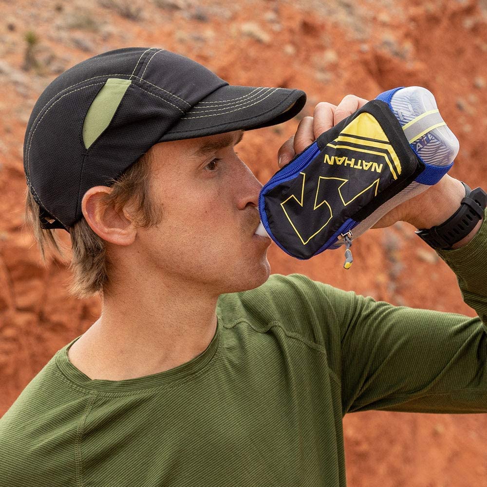 Nathan SpeedDraw Plus Insulated Handheld Water Bottle – Grip-Free Running Flask for Runners, Hiking, and Sports