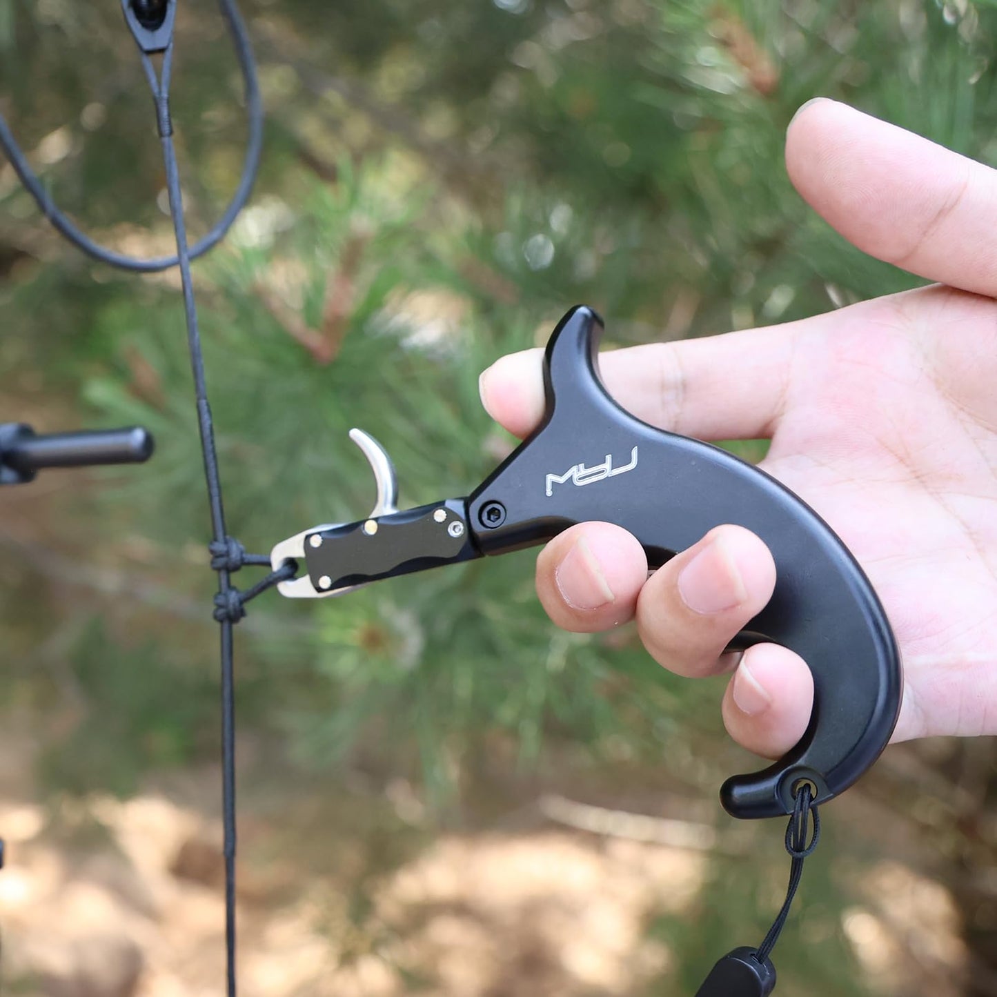 MOYJ Compound Bow Release Aids Trigger 4 Finger Caliper Jaw Rotation Black/Camo Box Packaging Thumb Arrow Release for Adults Hunting Shooting Youth Training Archery Release (Black)