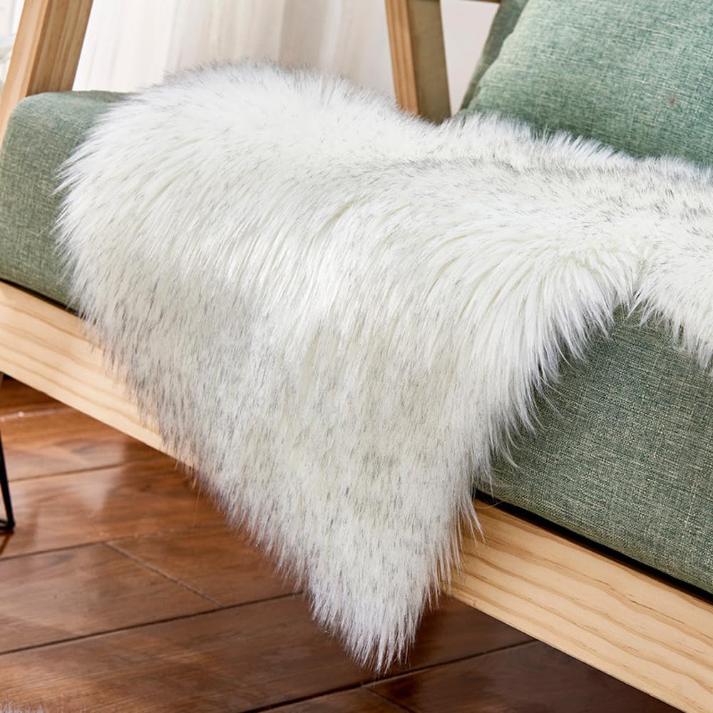 ZuTKekon Faux Fur Sheepskin Small Area Rugs Fluffy Seat Pad Double Hearts Shaped Carpets, 24x35 Inches Luxurious Wool Foot Mats Home Decor for Nursery Living Room Bedroom Pet Kids Room (Pink)