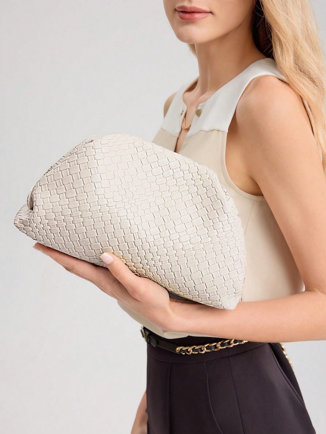 QWINEE Women's Woven Evening Bag Dumpling Clutch Purse No Strap Handbags Elegant Faux PU Leather Clutch Bag Apricot One-Size