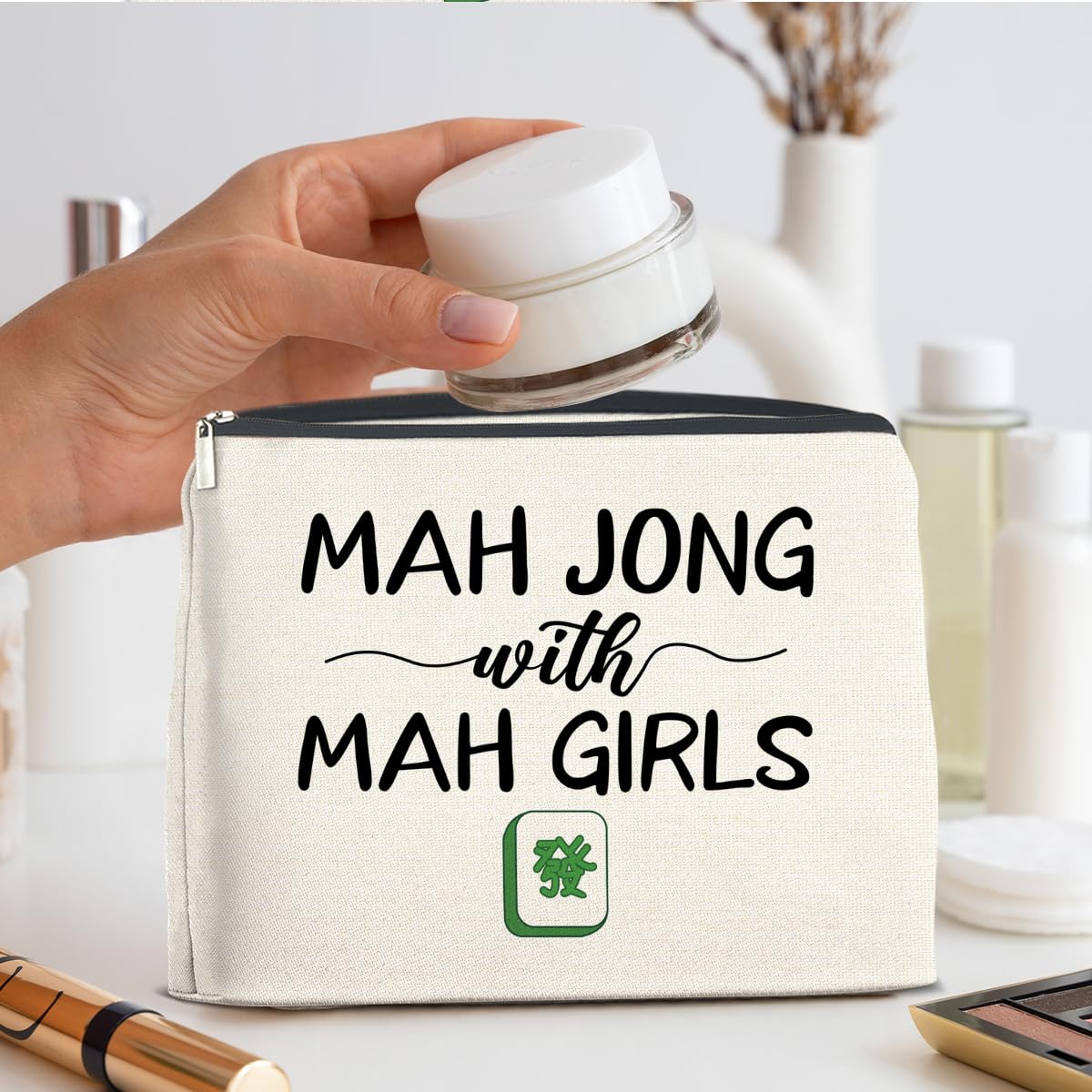 Nurawo Mahjong Gifts Makeup Bag Cosmetic Bags for Women Mahjong Players Lover, Mah Jong With Mah Girls Makeup Pouch With Zipper