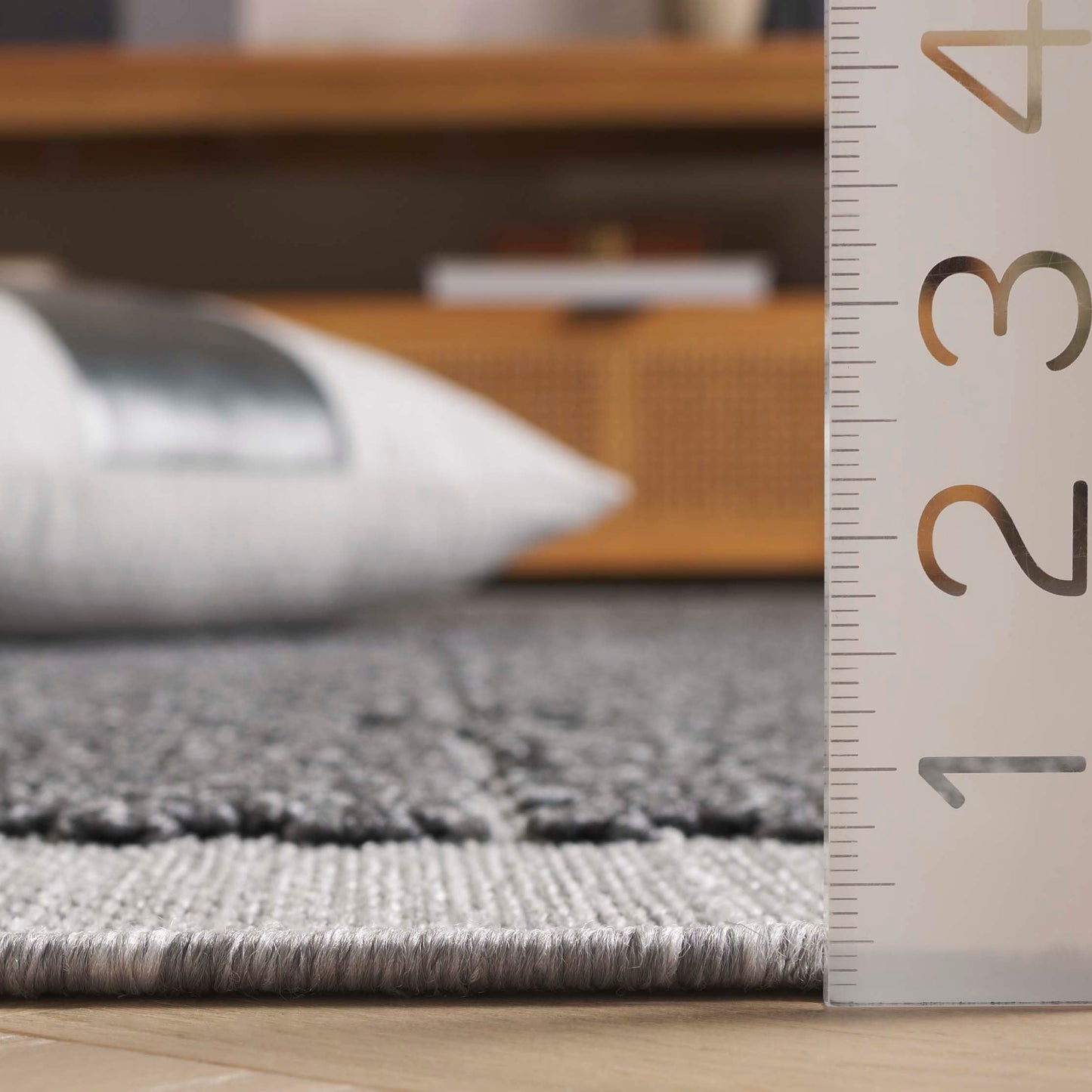SAFAVIEH Washable Rug Outdoor Milos Collection - 5' x 7'6", Charcoal, Non-Shedding & Easy to Clean, Ideal for Patio, Backyard, Mudroom (MLO112H)