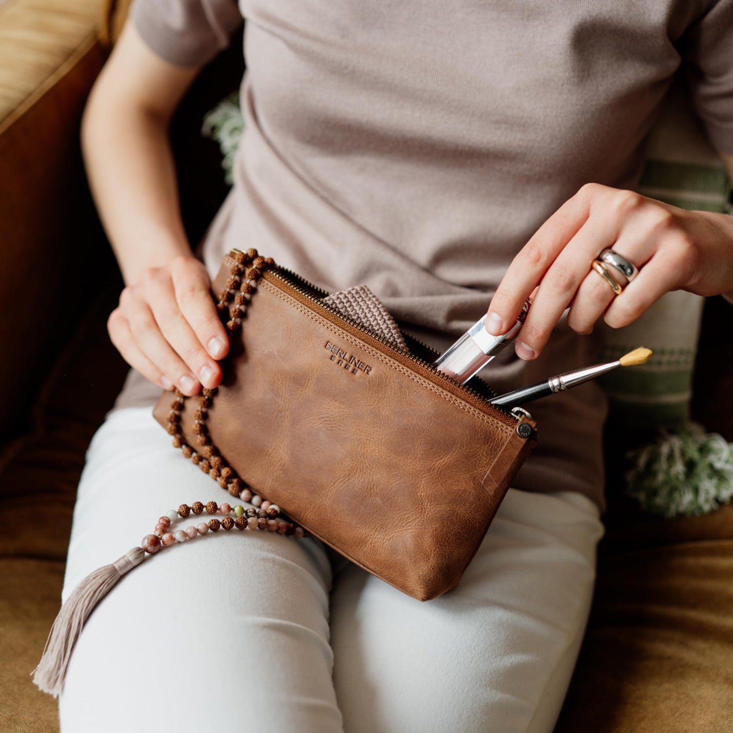 BERLINER BAGS Vintage Genuine Leather Makeup Bag Anna, Cosmetic Bag for Purse, Travel and Cosmetics Pouch with Zipper for Women- Brown