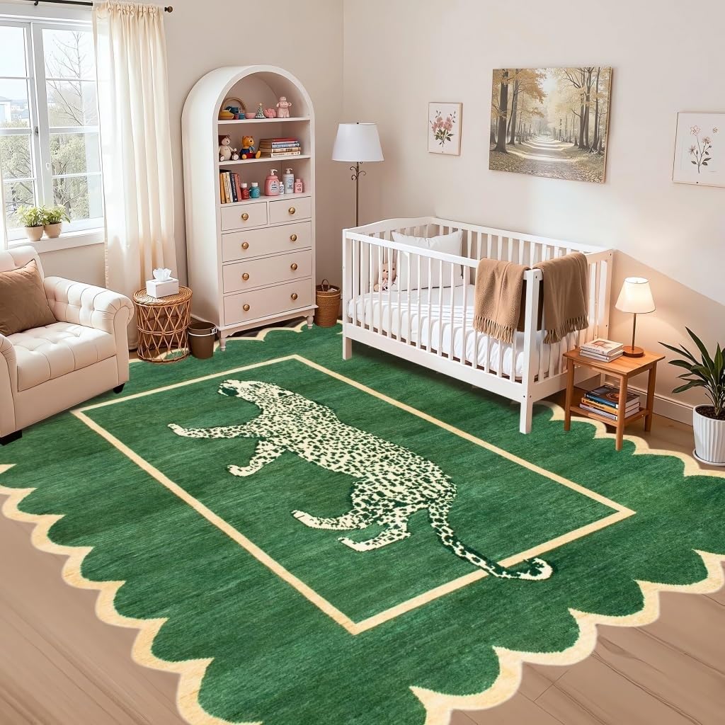 Retro Luxury Leopard Rug Emerald Green Beige Scalloped Edge Area Rug Aesthetic Animal Print Carpet for Bedroom Living Room Conference Room Apartment Non Slip Low Pile Washable Indoor Throw Mats 8x10