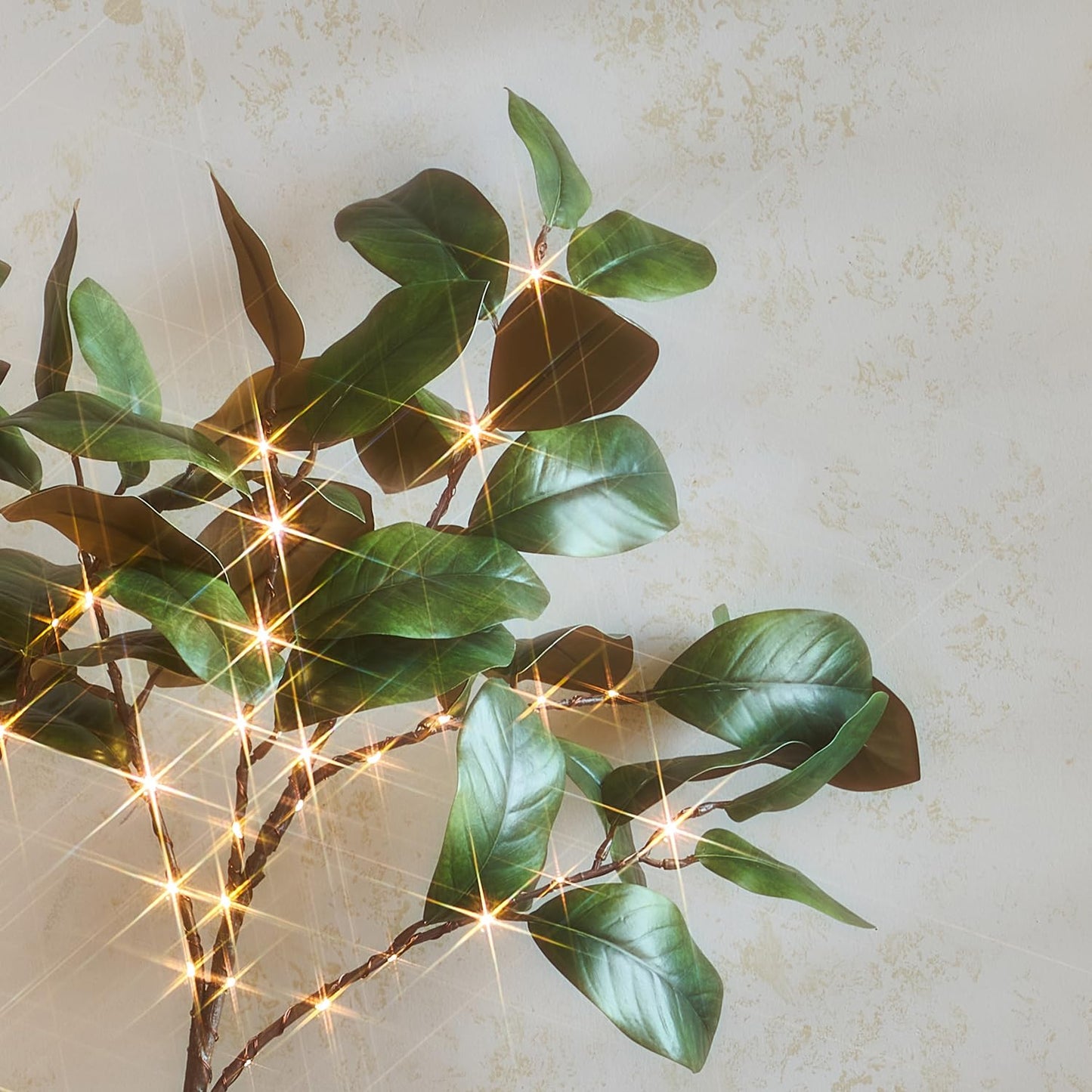 Hairui Lighted Magnolia Tree 6FT 280 LED Fairy Lights, Faux Plant Tree with Lights for Home Holiday Spring Decoration