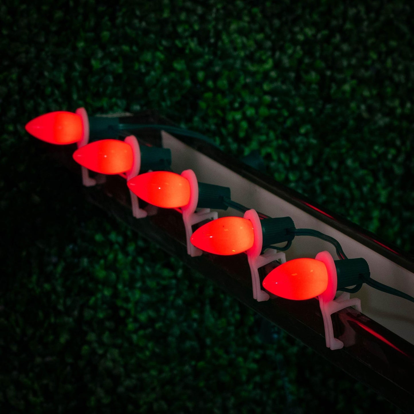 Novelty Lights 25 Pack C9 Ceramic Outdoor Christmas Replacement Bulbs, Red, E17 Intermediate Base, 7 Watt