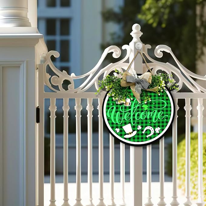 St. Patrick’s Day Door Sign for Front Porch Welcome Green Plaid Hanging Round Wood Wreaths With Bow Clover Hat Horseshoe Hanger Rustic Irish Spring Lucky Shamrock Door Signs Home Decor 12 Inch