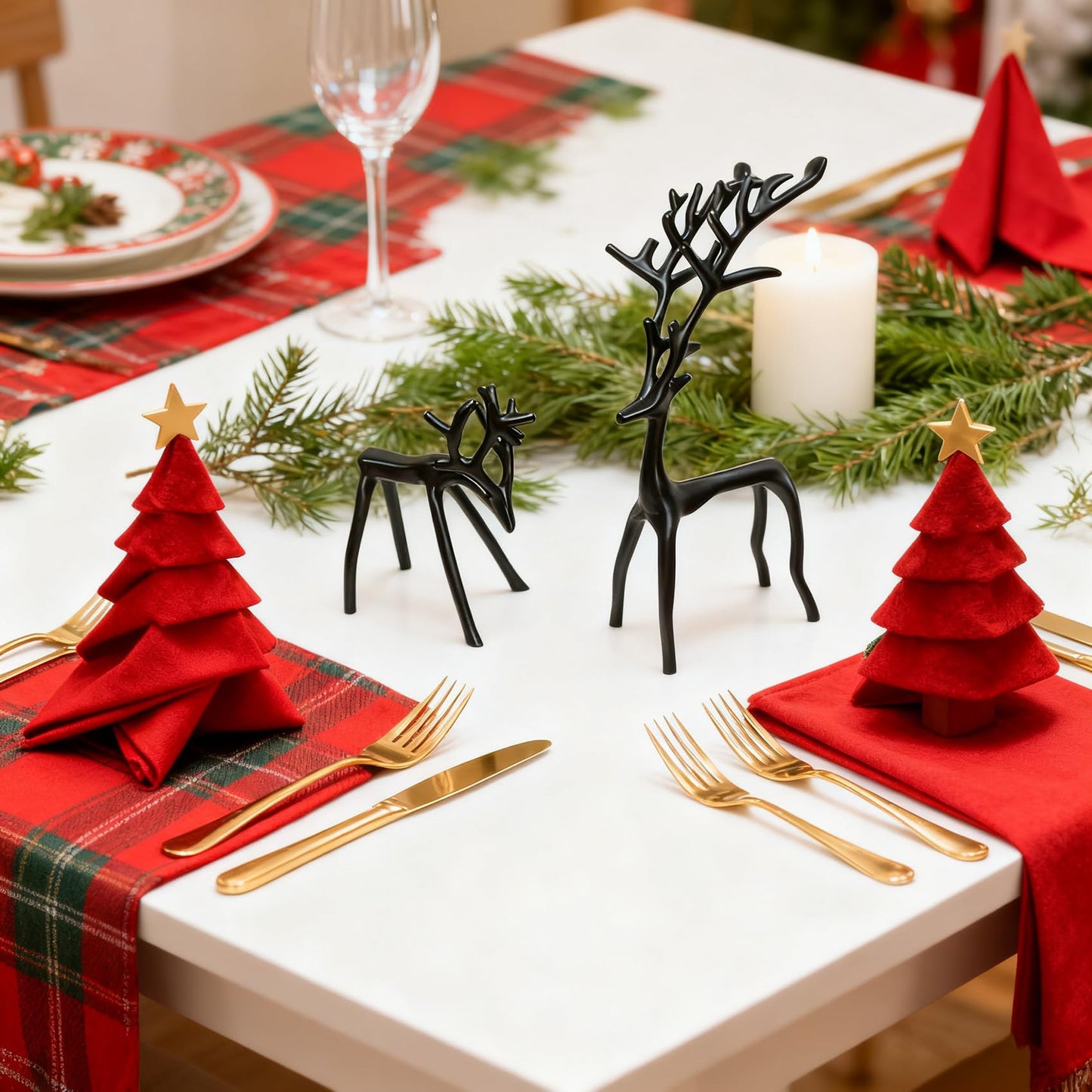Two-Piece Set of Black Reindeer Statues,Modern Metal Ornaments,Elegant Indoor Festive Table Settings, Suitable for Fireplace mantels, Living Rooms, bedrooms, Offices, and Other Home décor.