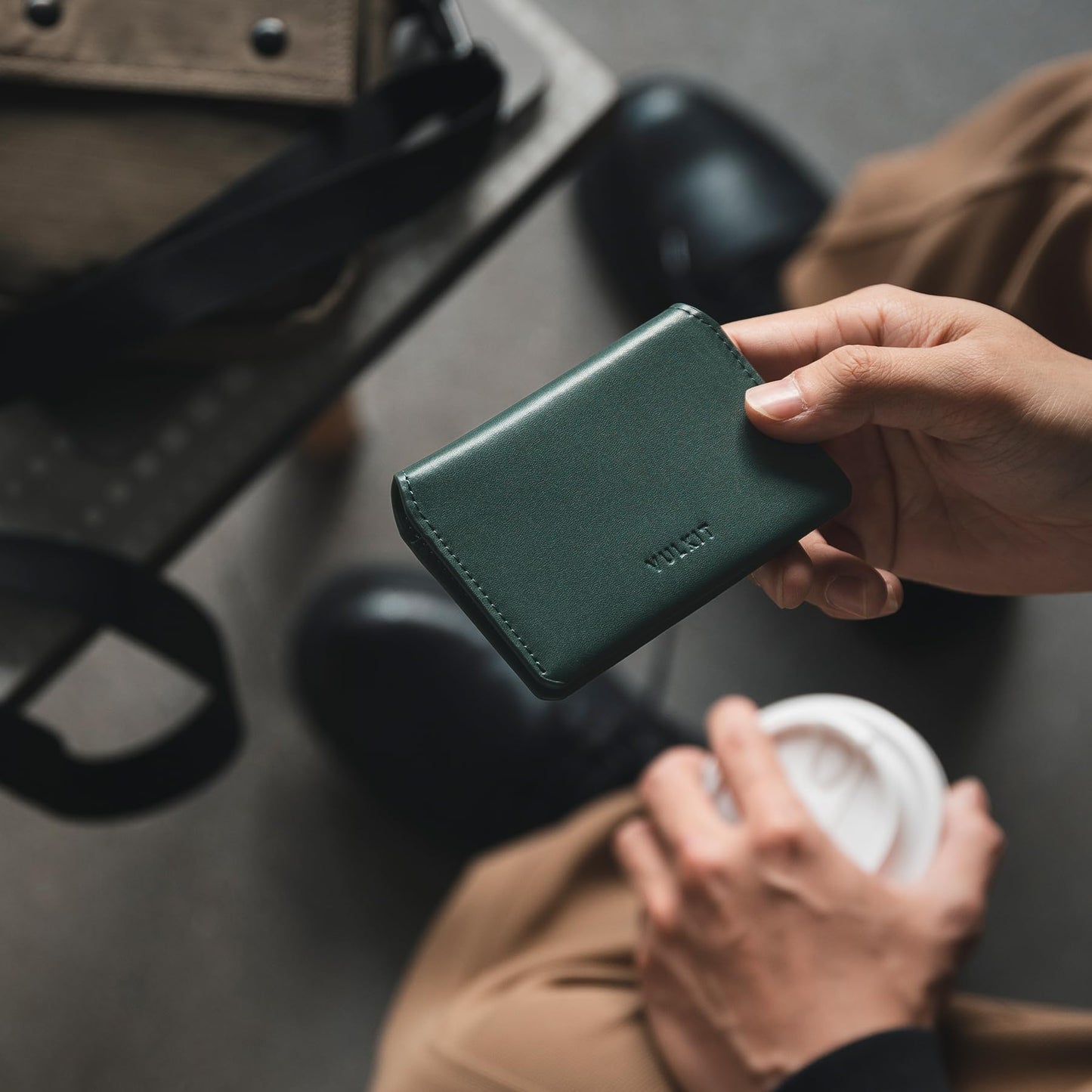 VULKIT Slim Minimalist Card Holder RFID Blocking Leather Credit Card Holder Front Pocket Wallet Magnetic Closure