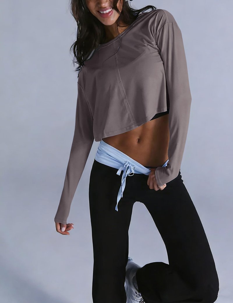 Lviefent Womens Open Back Workout Tops Long Sleeve Cropped Athletic Shirts Blouse Layer Gym Sportswear (Khaki-M)