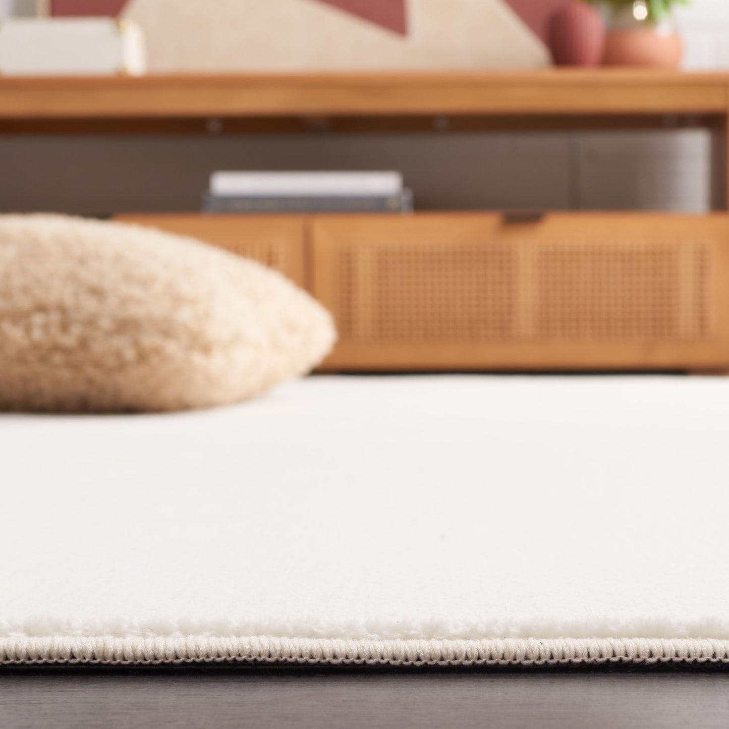 SAFAVIEH Washable Rug Loft Collection - 6' x 9', Ivory, Slip Resistant & Easy Cleaning, Ideal for Living Room, Bedroom, Home Office, Nursery, Kids Playroom, Dining Space (LFT315A)