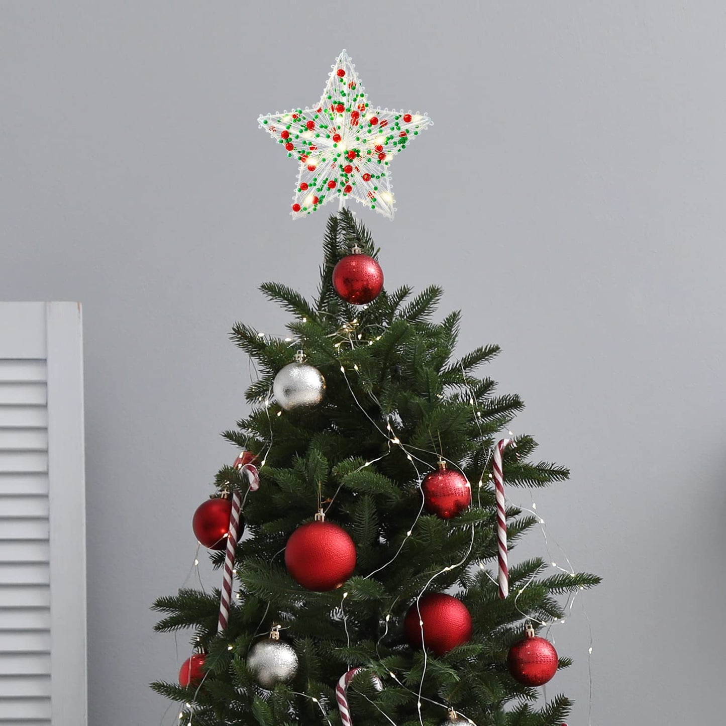 Whaline Christmas Star Tree Topper 8.3 Inch Red Green Berries Dotted 3D Star Treetop LED Lighted Battery Powered Unique Design Xmas Tree Ornament for Christmas Party Indoor Outdoor Home Decoration