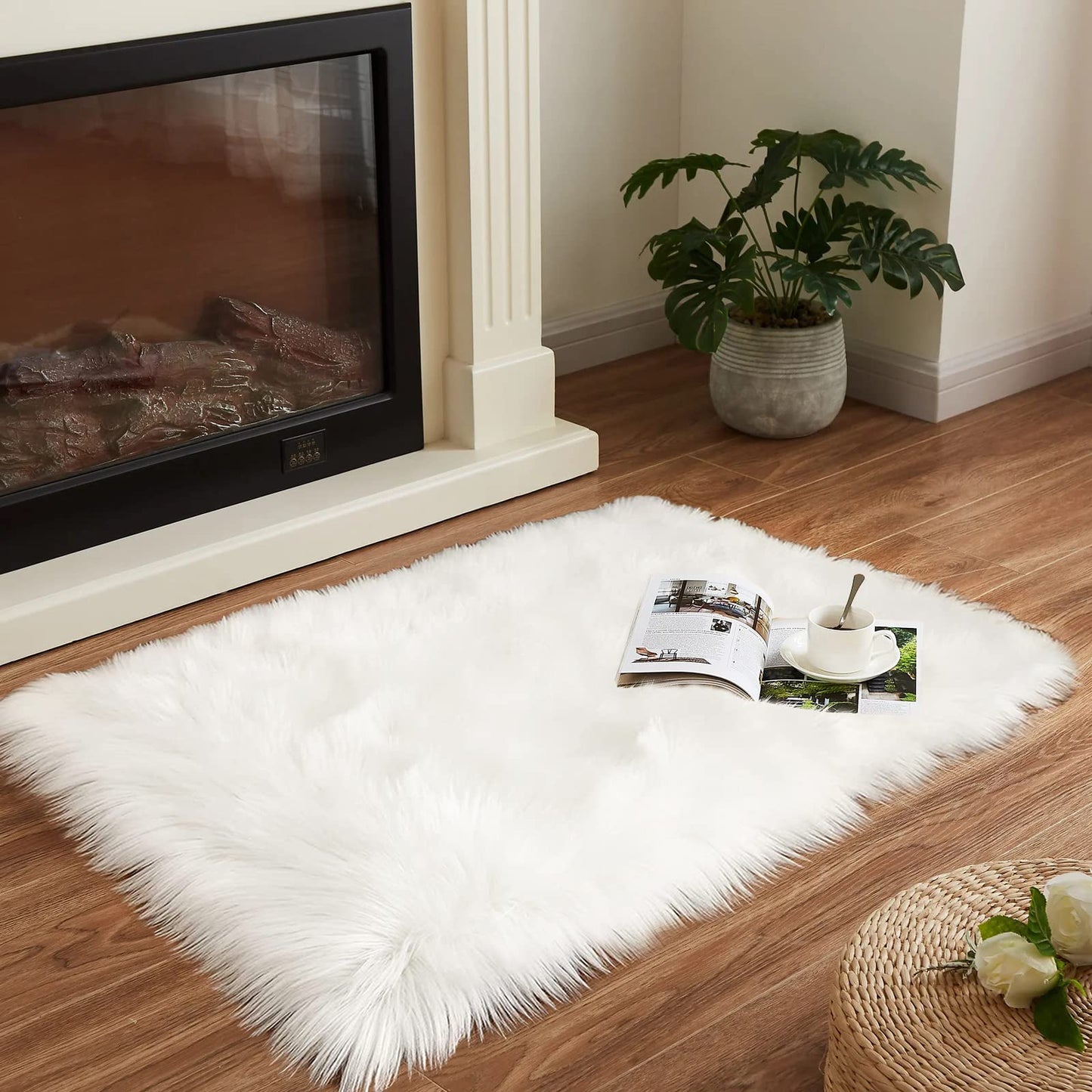 Goolela White Fluffy Faux Fur Rug for Bedroom Faux Sheepskin Rug 2x3 White Fuzzy Furry Bedside Carpet Dining Room Playroom Dorm Small Washable Rectangle